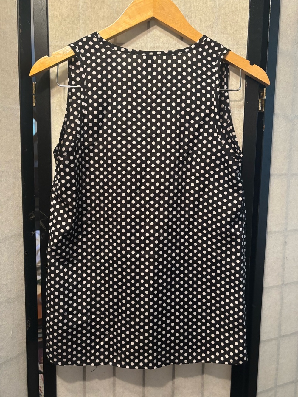 ICONE by Simons Black & White Polka Dot Sleeveless Top - Picture 2 of 6